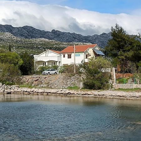 Paklenica Sport Apartments Starigrad Paklenica Eksteriør billede