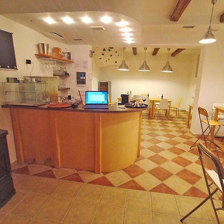 Paklenica Sport Apartments Starigrad Paklenica Eksteriør billede