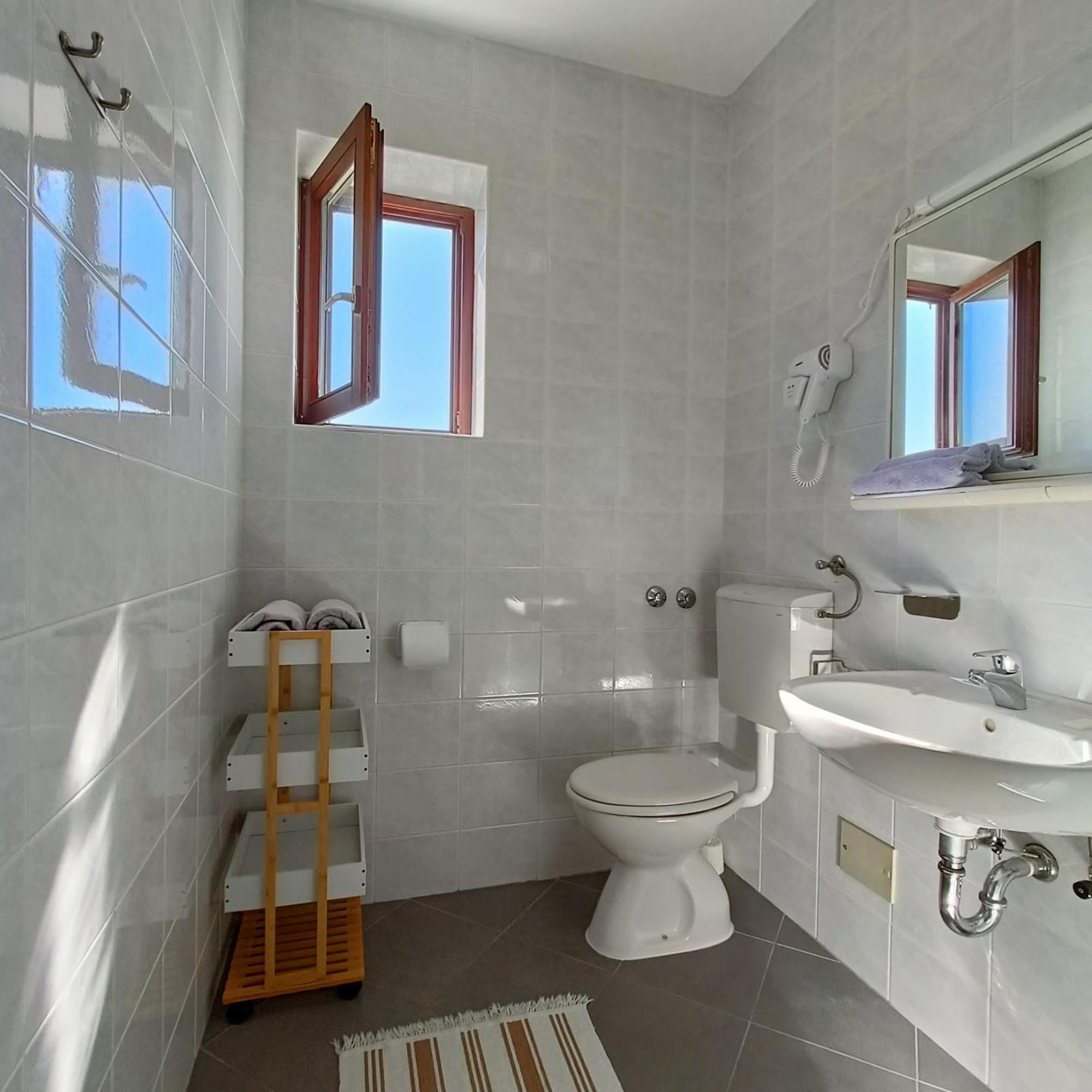 Paklenica Sport Apartments Starigrad Paklenica Eksteriør billede