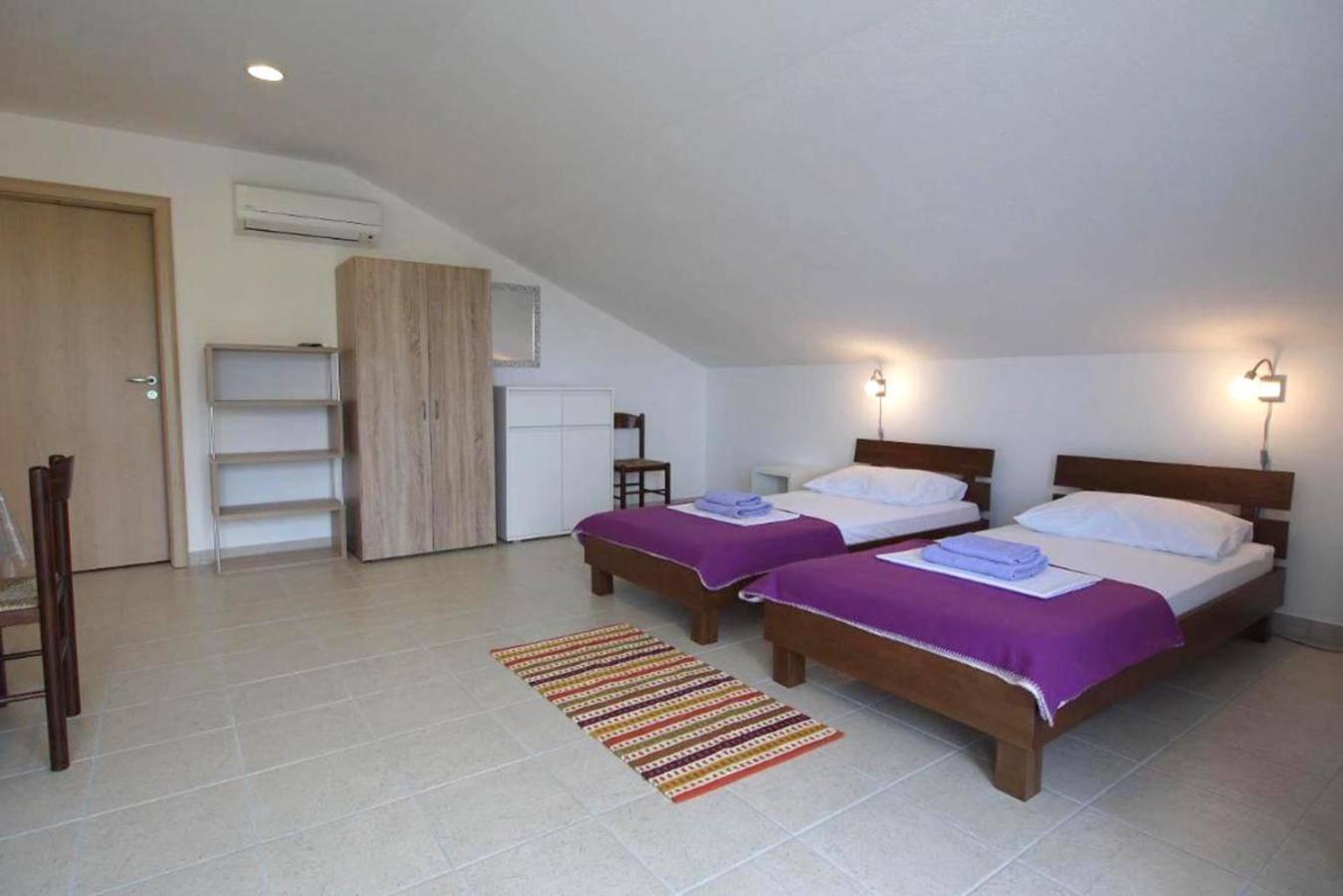 Paklenica Sport Apartments Starigrad Paklenica Eksteriør billede
