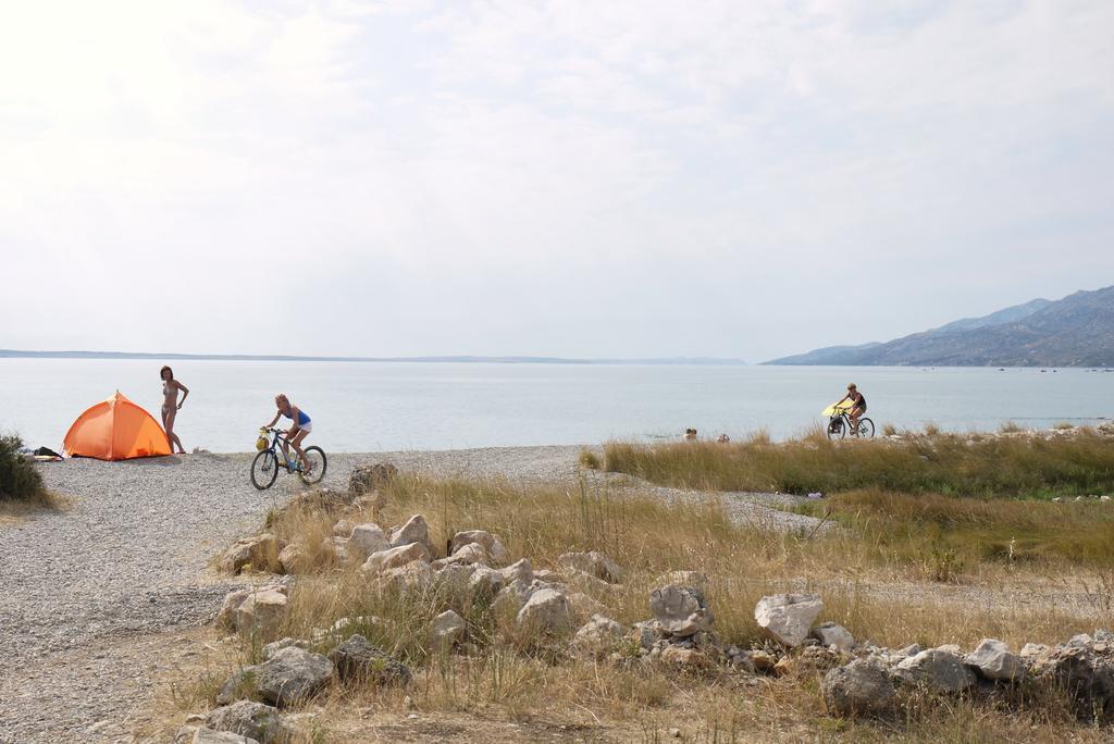 Paklenica Sport Apartments Starigrad Paklenica Eksteriør billede