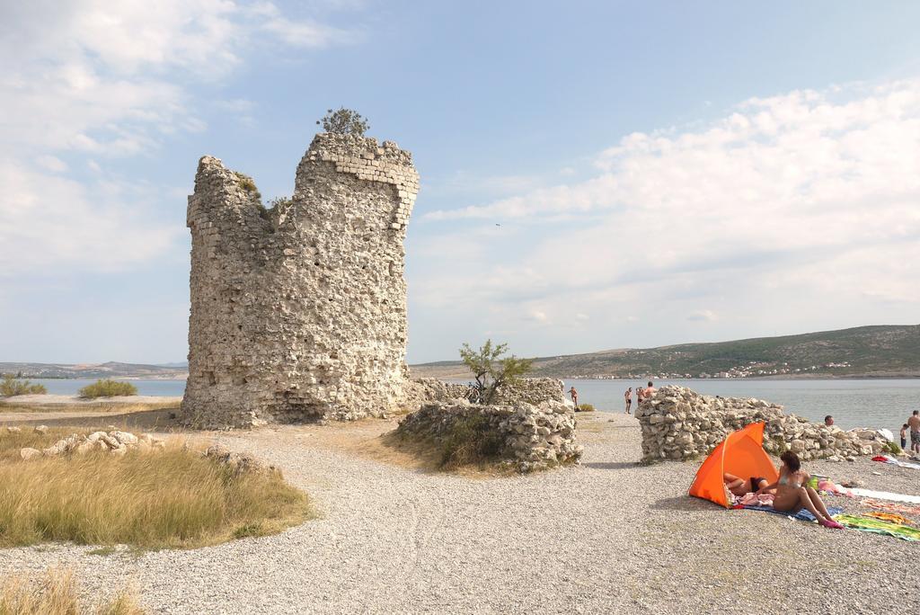 Paklenica Sport Apartments Starigrad Paklenica Eksteriør billede