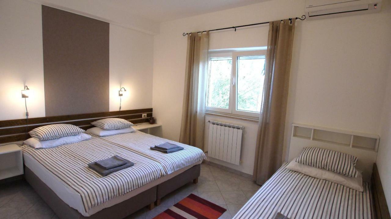 Paklenica Sport Apartments Starigrad Paklenica Eksteriør billede